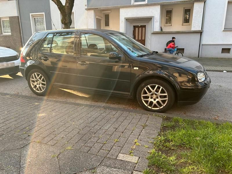 Gebraucht VW Golf IV 115 PS (84 kW) 2002 Schwarz Kleinwagen