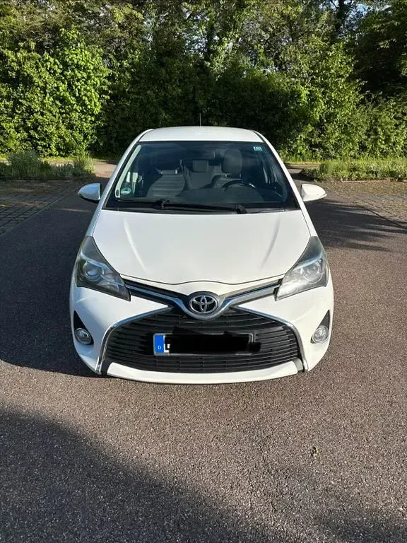 Gebraucht Toyota Yaris Comfort 99 PS (72 kW) 2016 Weiß Kleinwagen