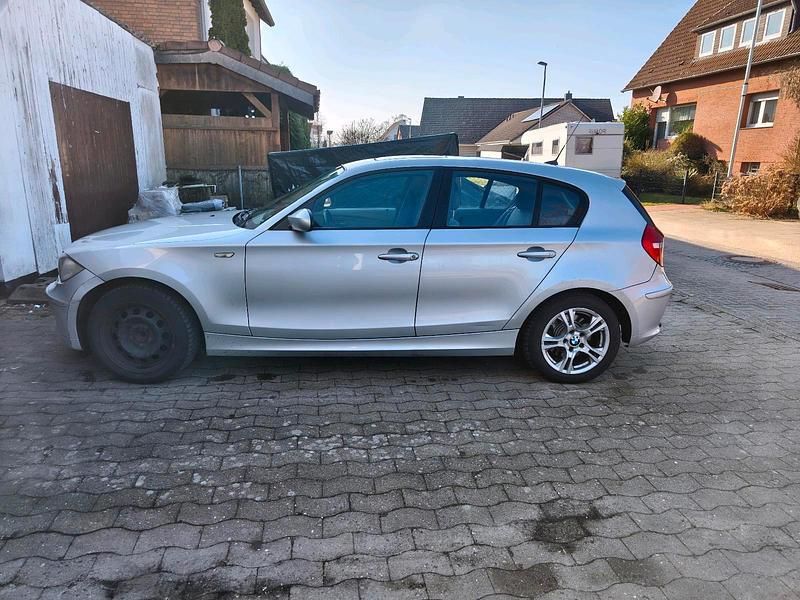 Gebraucht BMW 118 143 PS (105 kW) 2007 Silber Kleinwagen