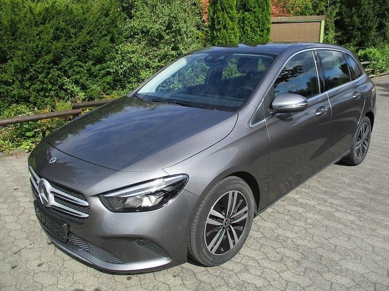 Gebraucht Mercedes B220 190 PS (139 kW) 2022 Grau Kleinwagen