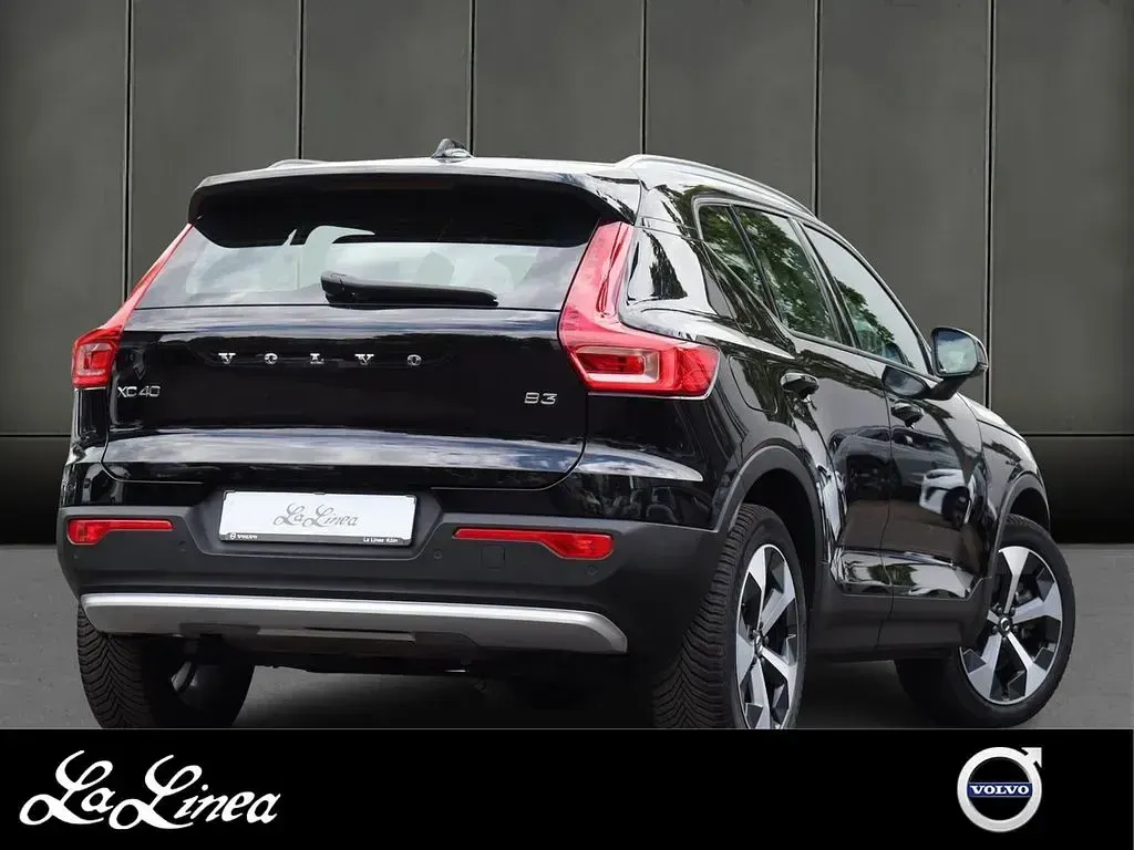 Gebraucht Volvo XC40 Core 163 PS (119 kW) 2024 Schwarz SUV