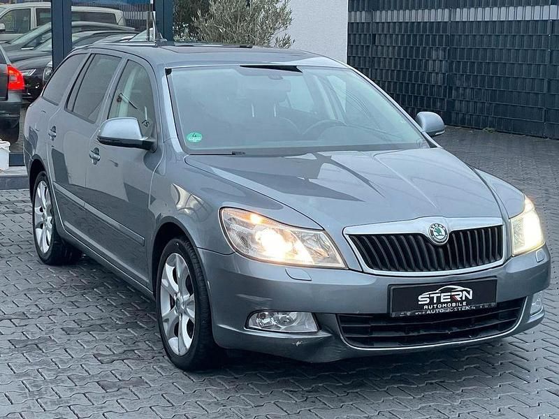 Grau Gebraucht 2013 Skoda Octavia Elegance Kombi | 3.700 € (Guter Preis) - Bild 1/4