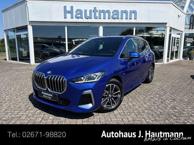 Blau Gebraucht 2024 BMW 223 Active Tourer M Sport Van / Kleinbus | 42.950 € (Fairer Preis) - Bild 1/4
