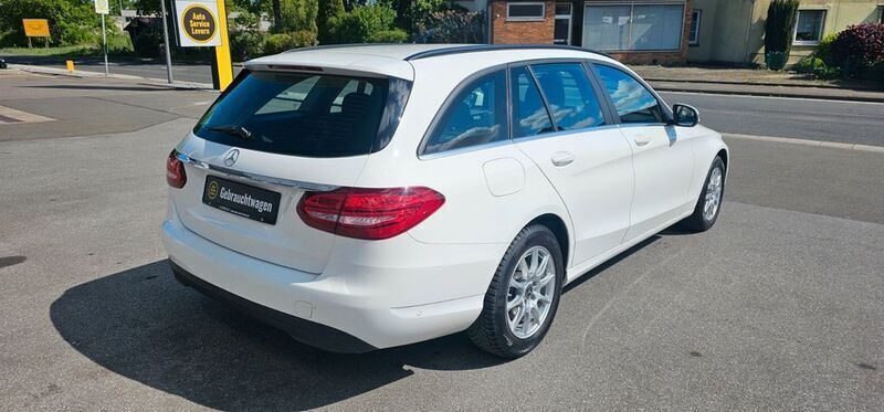 Gebraucht Mercedes C200 136 PS (100 kW) 2016 Weiß Limousine