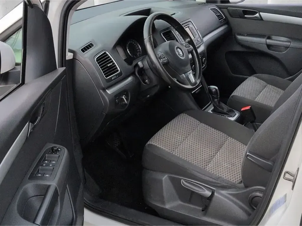 Gebraucht VW Sharan Trendline 140 PS (102 kW) 2011 Weiß Van / Kleinbus
