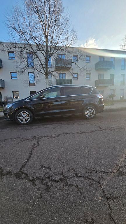 Gebraucht Ford S-MAX Titanium 190 PS (139 kW) 2019 Schwarz Van / Kleinbus