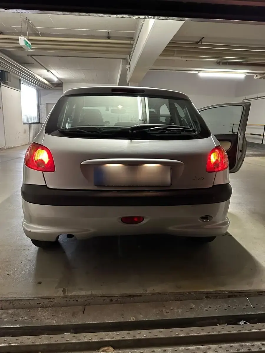 Gebraucht Peugeot 206 65 PS (47 kW) 2005 Grau Kleinwagen