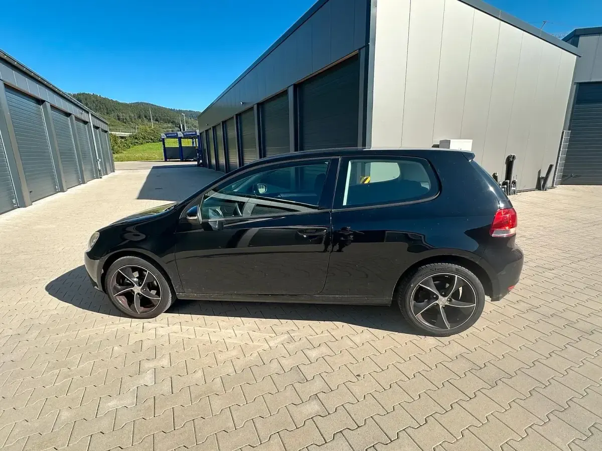 Gebraucht VW Golf VI 59 PS (43 kW) 2009 Schwarz Kleinwagen