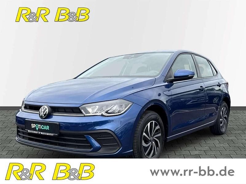 Blau Gebraucht 2024 VW Polo Life Kleinwagen | 18.380 € (Fairer Preis) - Bild 1/4