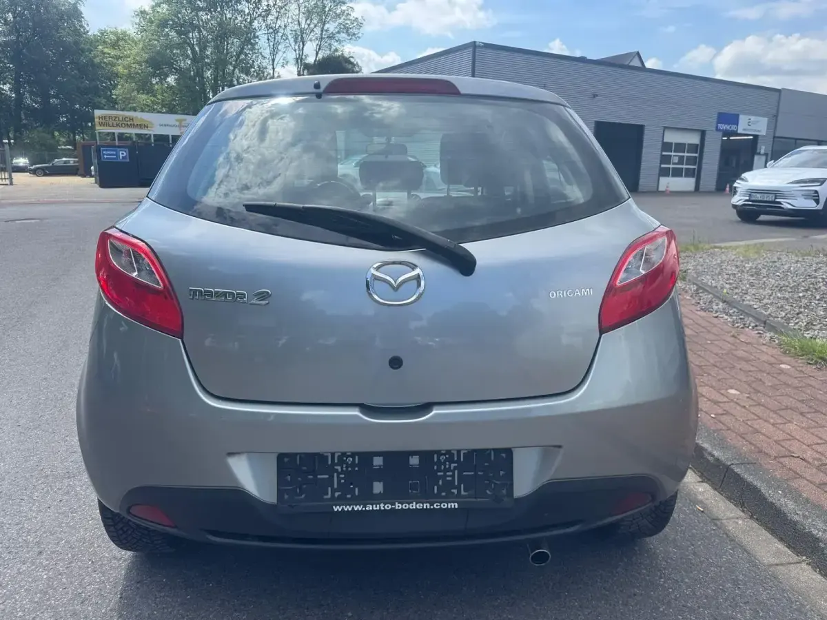 Gebraucht Mazda 2 Prime-Line 75 PS (55 kW) 2012 Grau Kleinwagen