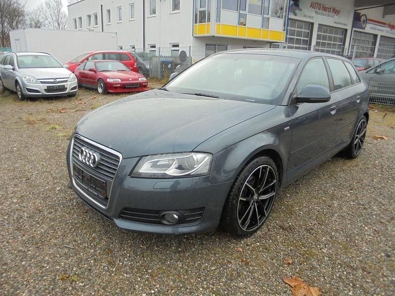 Grau Gebraucht 2009 Audi A3 S-Line Limousine | 4.650 € (Guter Preis) - Bild 1/4