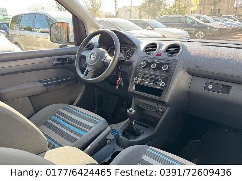 Gebraucht VW Caddy Maxi 109 PS (80 kW) 2011 Silber Van / Kleinbus