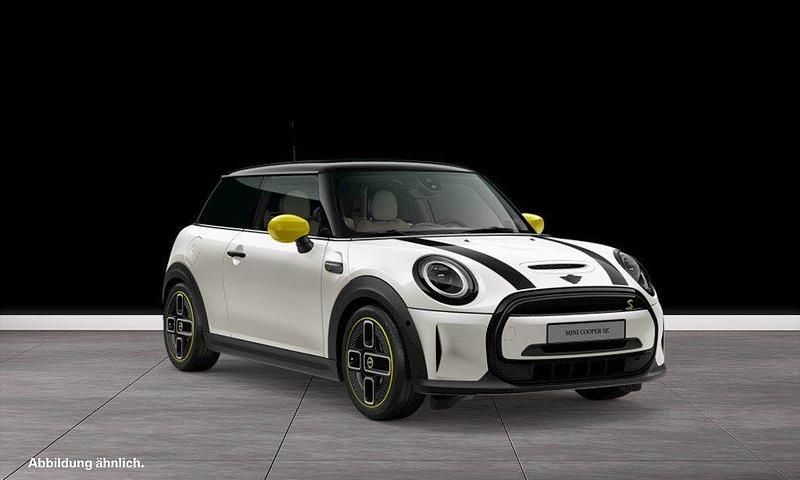 Gebraucht Mini Cooper SE Hatch 135 kW (184 PS) 2023 Weiß Kleinwagen