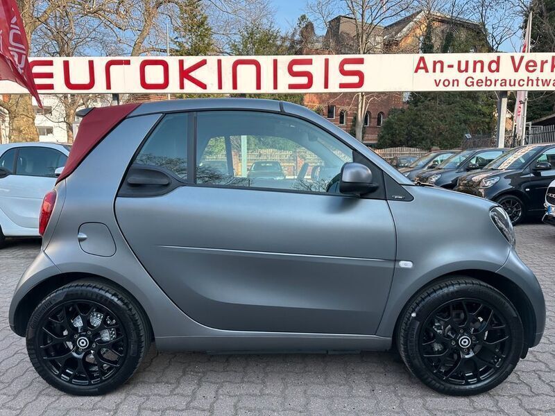 Titania grey (mattgrau) Gebraucht 2019 Smart ForTwo Cabrio Prime Cabrio | 25.999 € - Bild 1/4