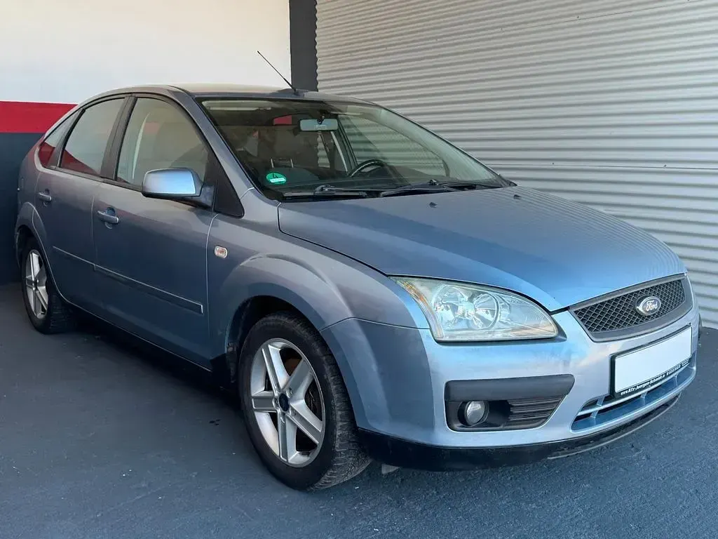 Occasion Ford Focus 101 ch (74 kW) 2006 Bleue Berline