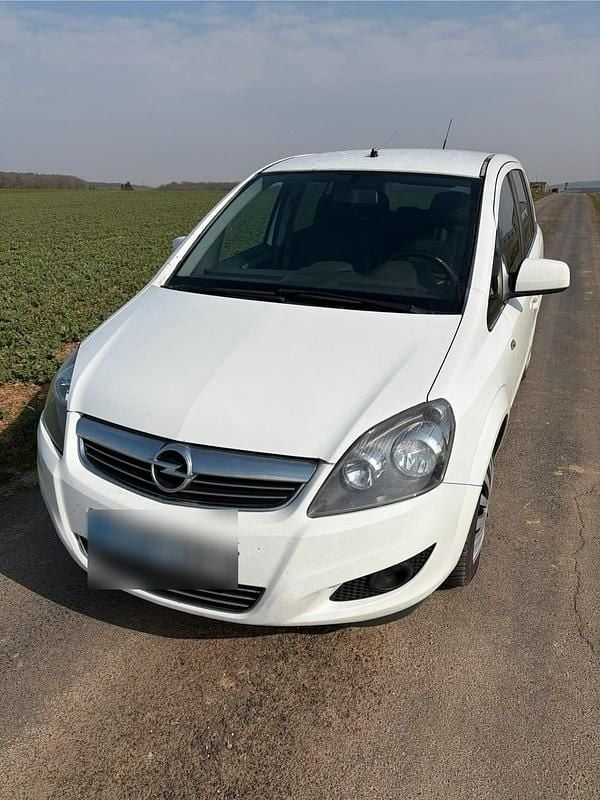 Gebraucht Opel Zafira 150 PS (110 kW) 2011 Weiß Van / Kleinbus