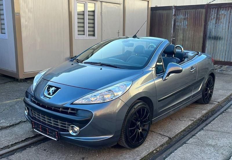 Grau Gebraucht 2007 Peugeot 207 CC Sport Cabrio | 2.990 € (Fairer Preis) - Bild 1/4