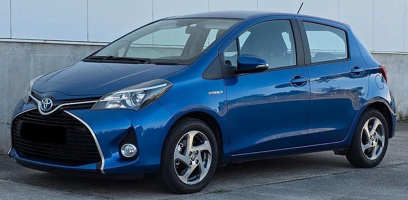 Blau Gebraucht 2014 Toyota Yaris Hybrid Comfort Kleinwagen | 12.500 € (Fairer Preis) - Bild 1/4