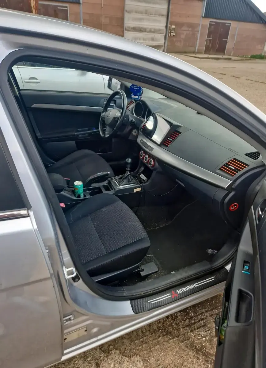 Gebraucht Mitsubishi Lancer 200 PS (147 kW) 2009 Silber Limousine