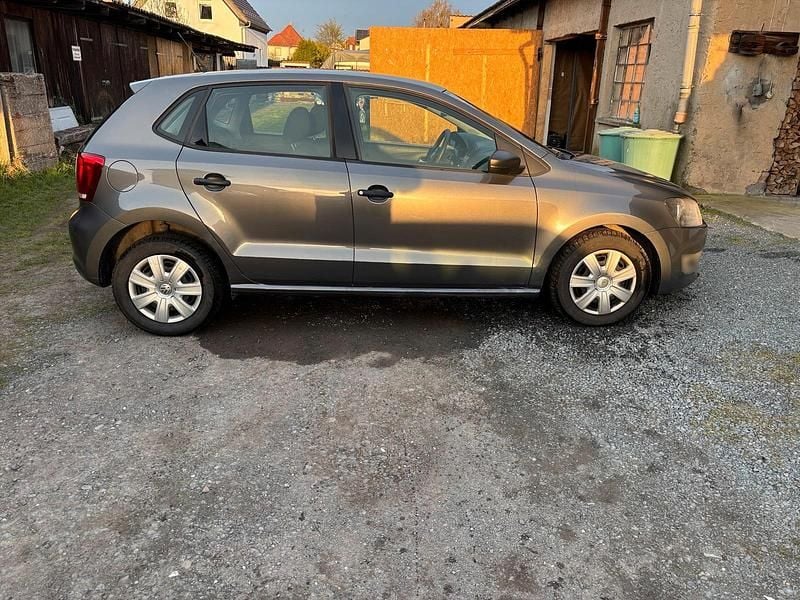 Gebraucht VW Polo Trendline 60 PS (44 kW) 2011 Grau Kleinwagen