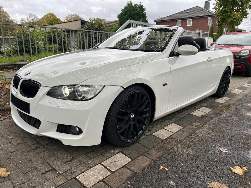 Weiß Gebraucht 2008 BMW 330 Cabriolet M Sport Cabrio | 10.999 € (Superpreis) - Bild 1/4