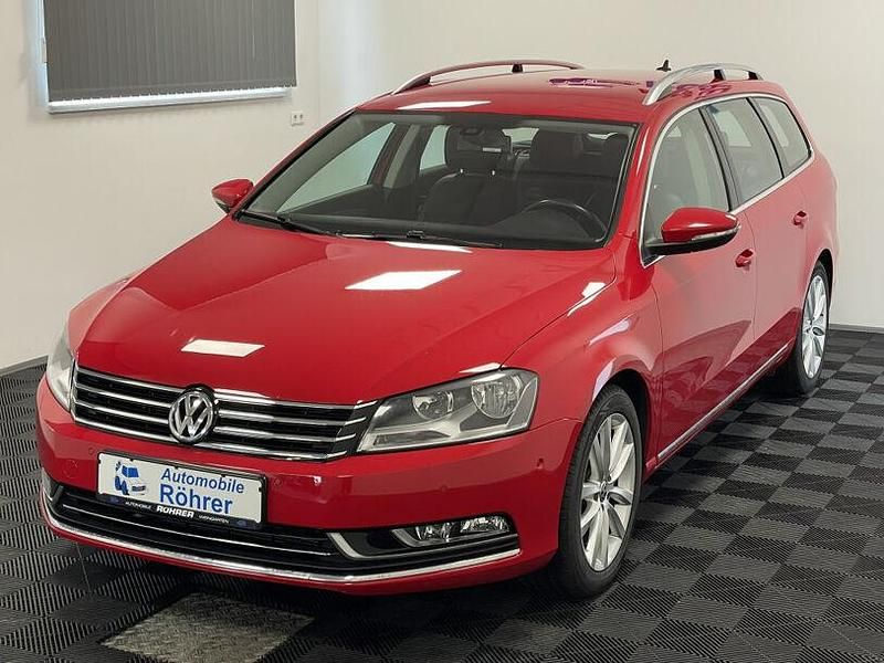 Rot tornadorot Gebraucht 2011 VW Passat Highline Kombi | 6.900 € (Guter Preis) - Bild 1/4