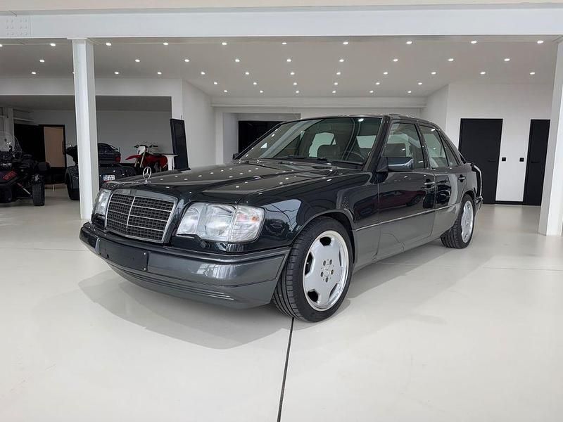 Gebraucht Mercedes E300 AMG 272 PS (200 kW) 1993 Grau Limousine