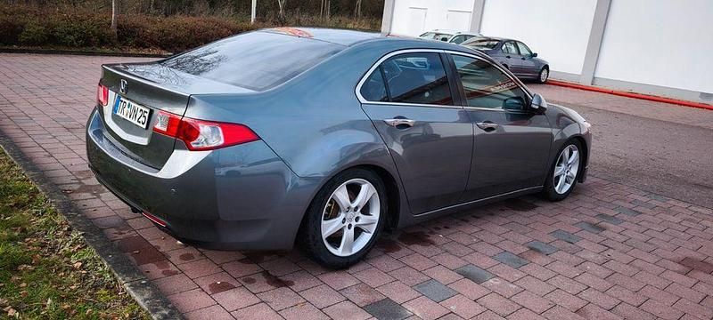 Gebraucht Honda Accord Executive 150 PS (110 kW) 2010 Grau Limousine