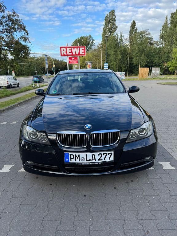 Schwarz Gebraucht 2005 BMW 325 Limousine | 8.500 € (Etwas zu teuer) - Bild 1/4