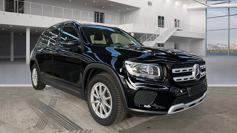 Schwarz Gebraucht 2022 Mercedes GLB180 SUV | 20.587 € (Etwas zu teuer) - Bild 1/4