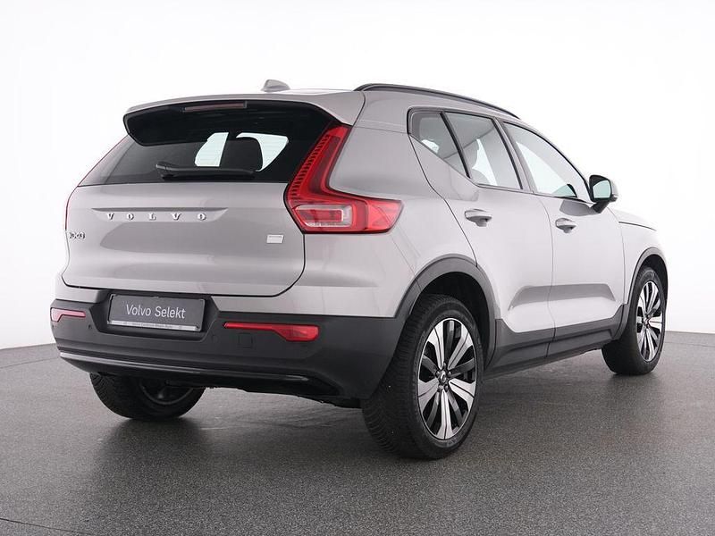 Gebraucht Volvo XC40 Core 169 kW (231 PS) 2023 Silber silver dawn / metallic SUV