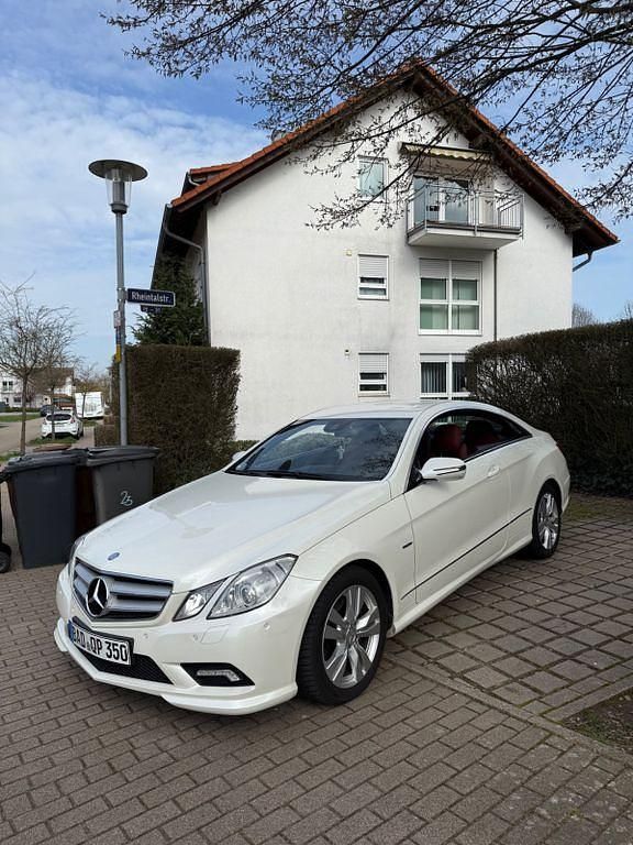 Gebraucht Mercedes E350 AMG 231 PS (169 kW) 2009 Weiß Coupé