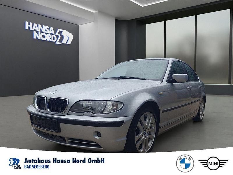 Silber (metallic) Gebraucht 2003 BMW 330 Sport Line Limousine | 5.999 € (Superpreis) - Bild 1/4