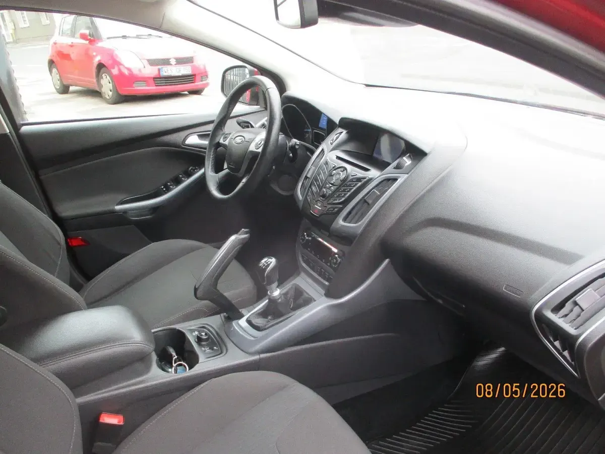 Gebraucht Ford Focus Titanium 150 PS (110 kW) 2012 Rot Kombi