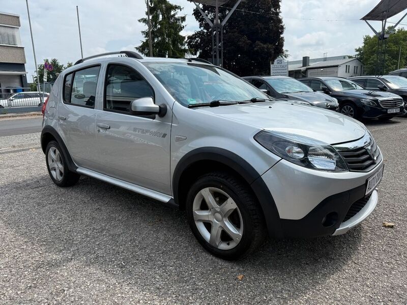 Gebraucht Dacia Sandero Stepway 88 PS (64 kW) 2012 Grau Kleinwagen