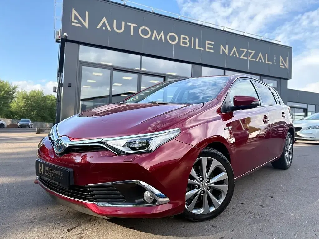 Gebraucht Toyota Auris Edition-S 99 PS (72 kW) 2017 Rot Limousine