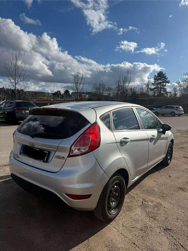 Gebraucht Ford Fiesta 101 PS (74 kW) 2015 Limousine