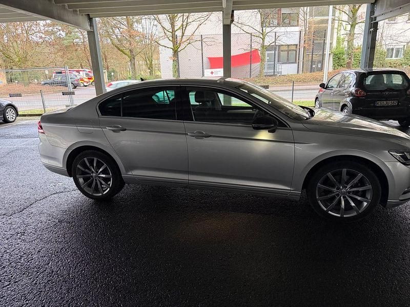 Gebraucht VW Passat Comfortline 150 PS (110 kW) 2018 Silber Limousine