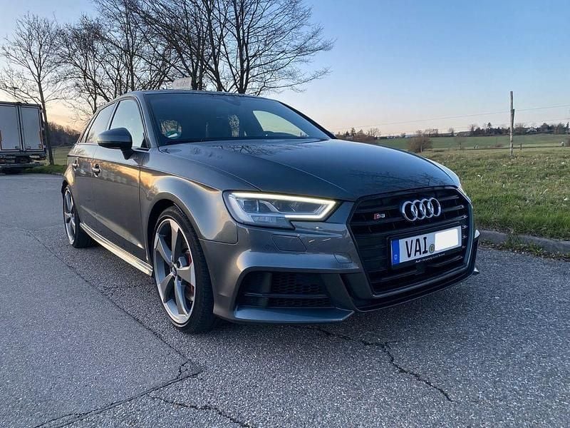 Gebraucht Audi S3 Ambiente 310 PS (228 kW) 2018 Grau Limousine