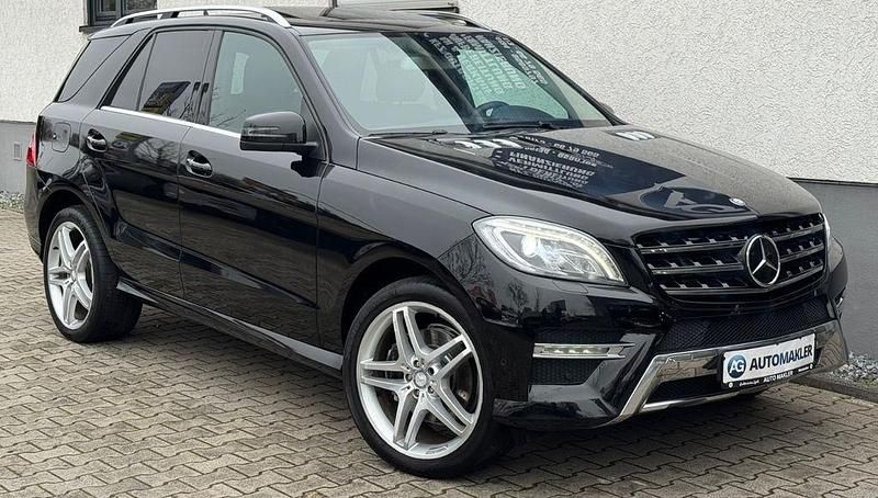 Schwarz Gebraucht 2013 Mercedes ML350 AMG SUV | 23.900 € (Etwas zu teuer) - Bild 1/4