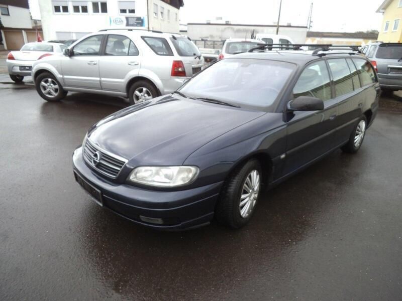 Blau Gebraucht 2004 Opel Omega Selection Kombi | 3.250 € (Teuer) - Bild 1/4