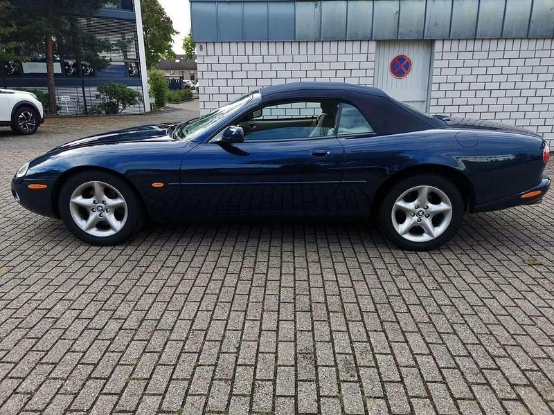 Gebraucht Jaguar XK8 284 PS (208 kW) 2001 Blau Cabrio