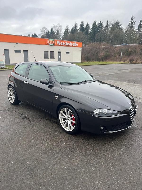Schwarz Gebraucht 2005 Alfa Romeo 147 Kleinwagen | 3.000 € (Teuer) - Bild 1/4