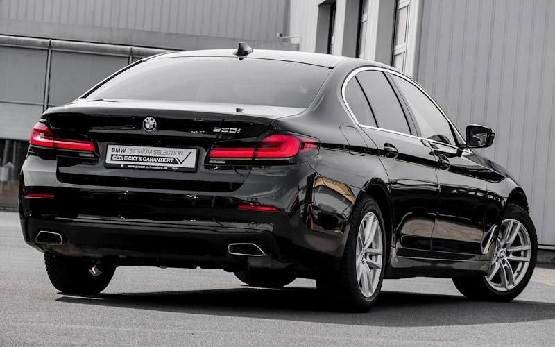 Second-hand BMW 530 Efficient Dynamics 252 CP (185 kW) 2022 Negru Berlinǎ