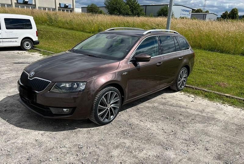 Braun Gebraucht 2015 Skoda Octavia LAURIN & KLEMENT Kombi | 15.650 € (Etwas zu teuer) - Bild 1/4