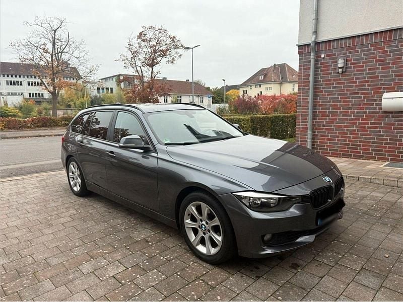 Gebraucht BMW 320 184 PS (135 kW) 2013 Schwarz Kombi