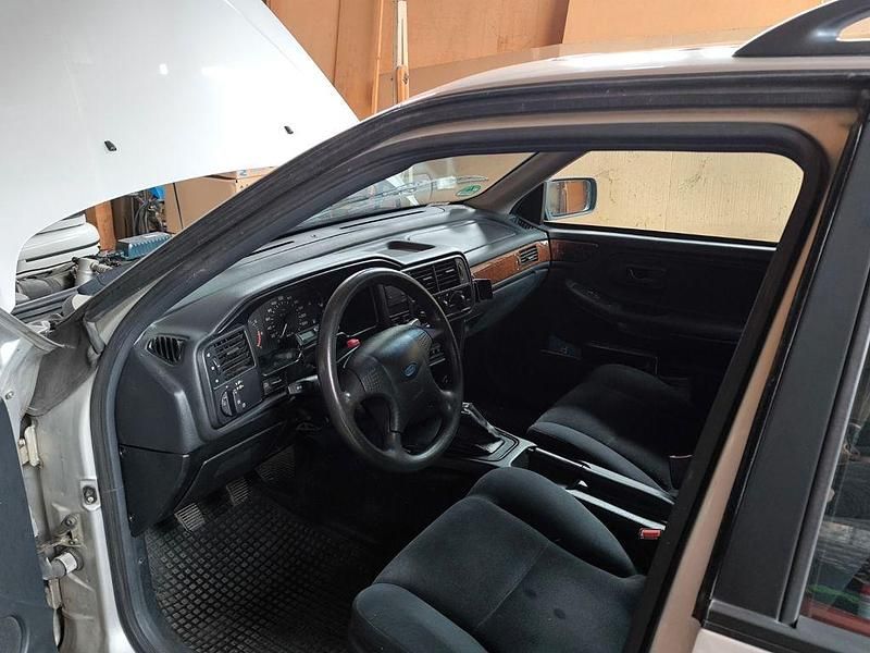 Gebraucht Ford Scorpio 145 PS (106 kW) 1994 Grau Limousine