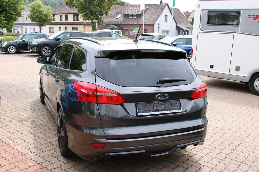 Gebraucht Ford Focus ST-Line 140 PS (102 kW) 2018 Grau Kombi