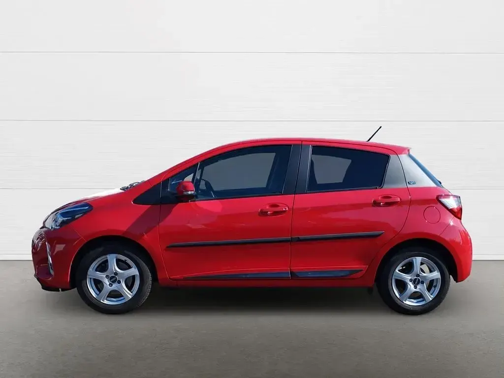 Gebraucht Toyota Yaris Club 111 PS (81 kW) 2019 Rot Kleinwagen