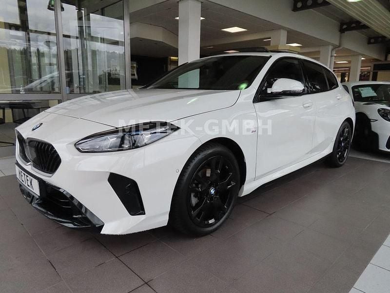 Alpinweiss iii Gebraucht 2024 BMW 120 M Sport Kleinwagen | 33.980 € (Guter Preis) - Bild 1/4